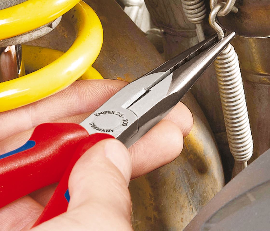 Flat nose pliers